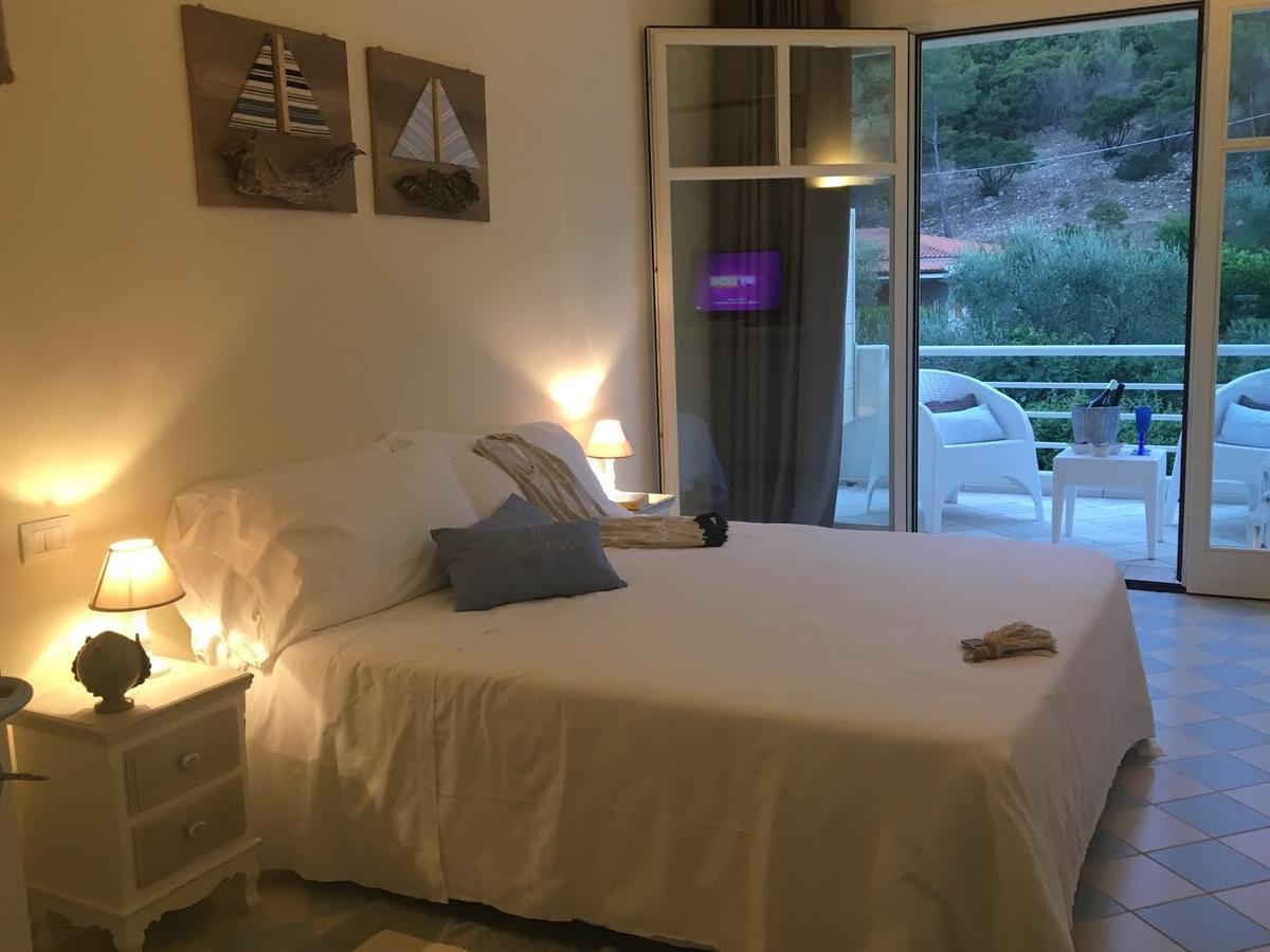 Baia Dei Mergoli Hotel Mattinata Bagian luar foto