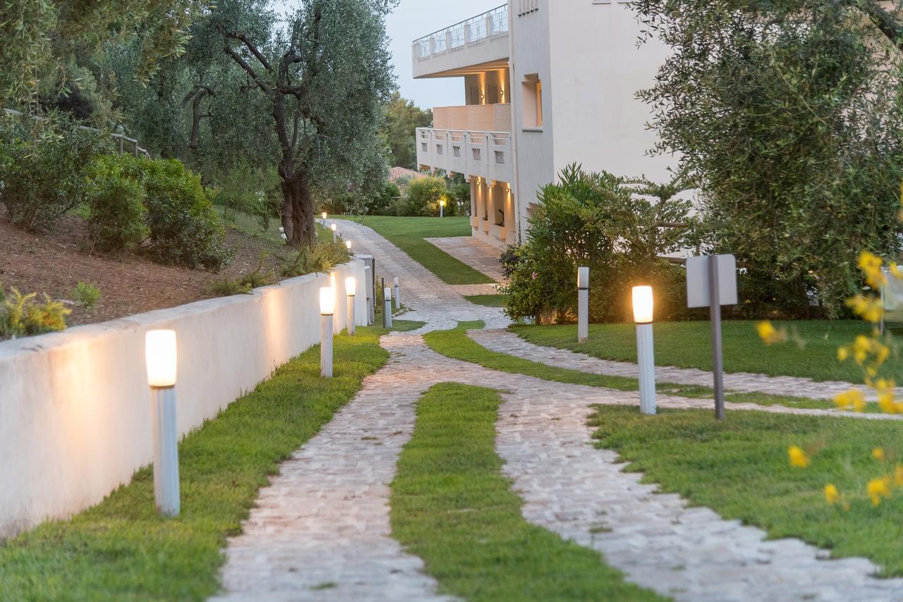 Baia Dei Mergoli Hotel Mattinata Bagian luar foto